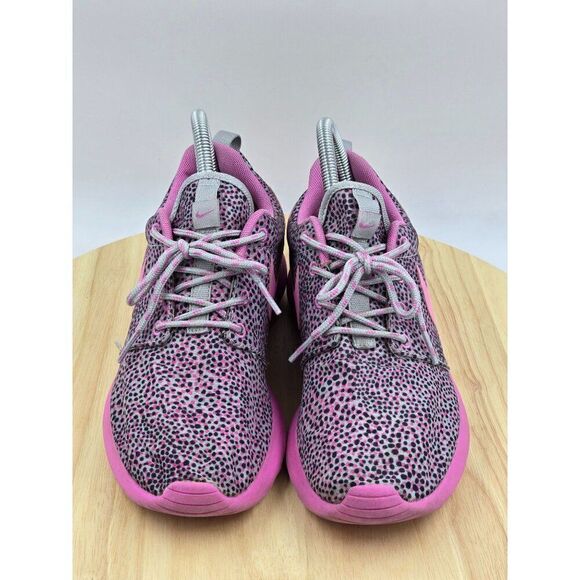NIKE ROSHE RUN Womens Shoes PRINT POLKA DOT 599432 005 SZ 7.0 WOLF GRAY VIOLET - Picture 4 of 9